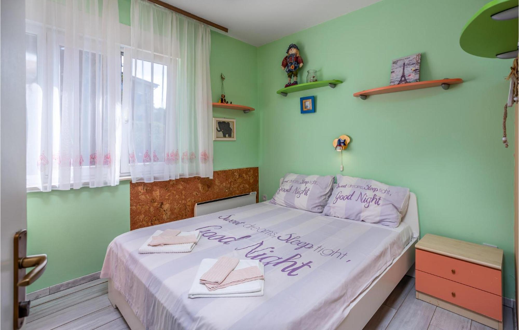 Beautiful Apartment In Crikvenica With Jacuzzi Екстериор снимка