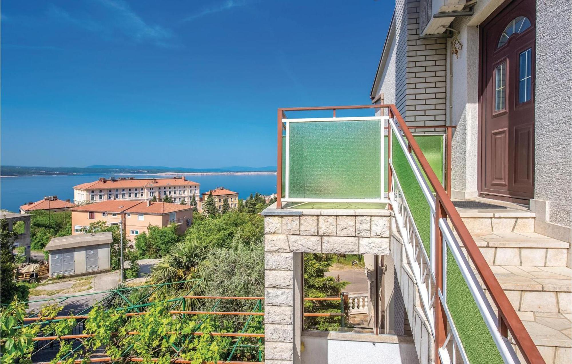 Beautiful Apartment In Crikvenica With Jacuzzi Екстериор снимка